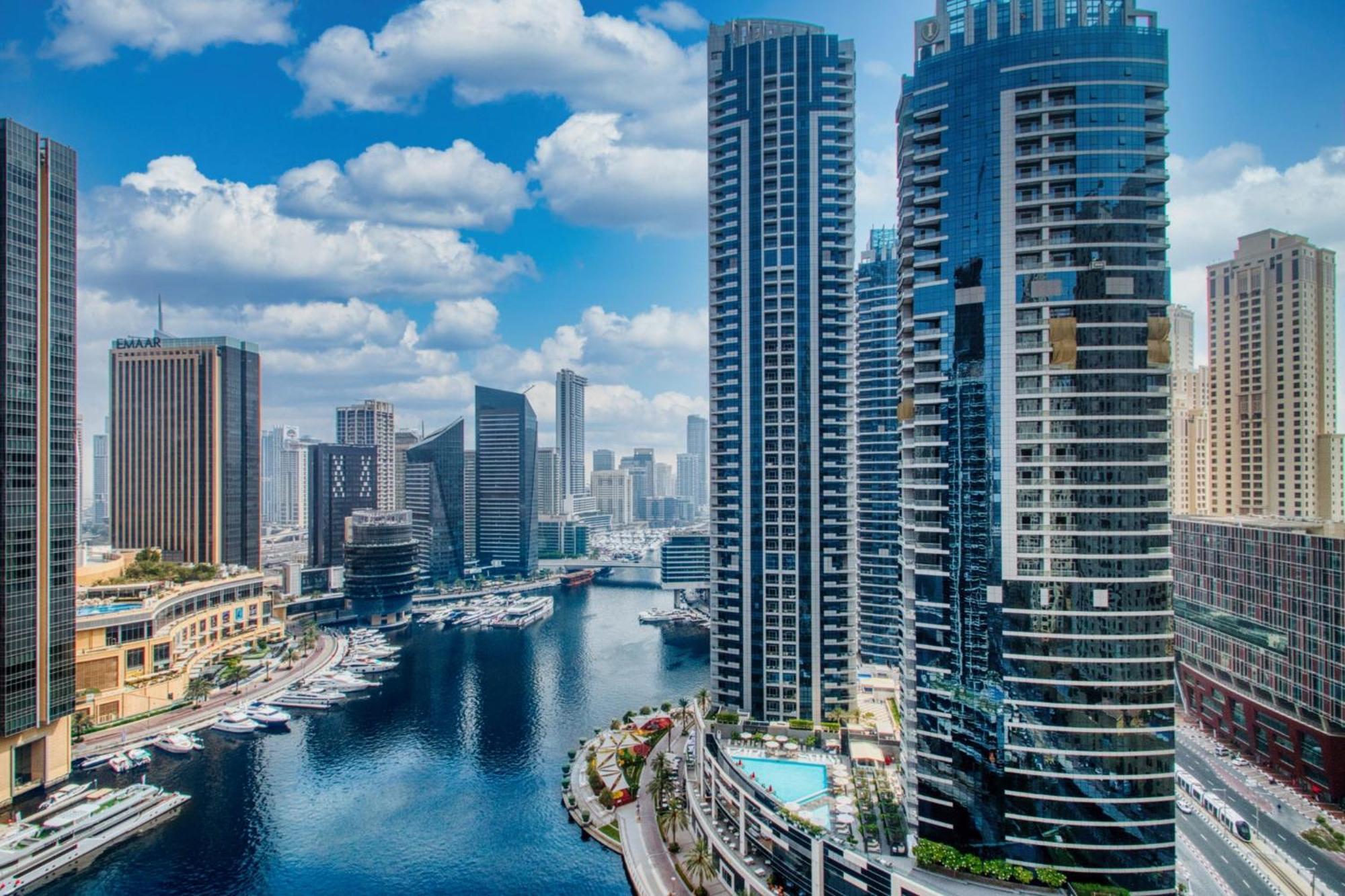 Apartment Peaceful Waterfront Marina View Dubai