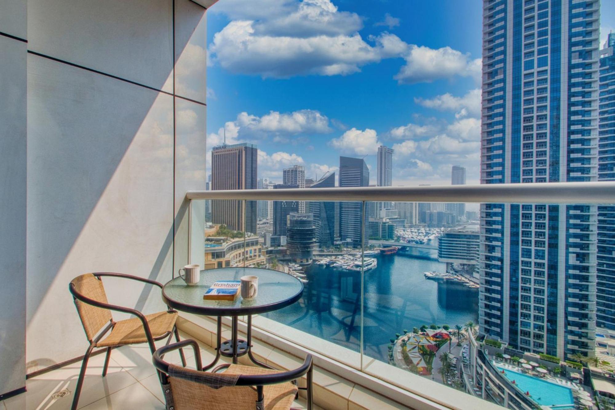 Peaceful Waterfront Marina View Apartment *